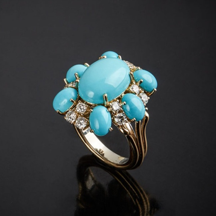 Sale Gold and Precious Stones Rings in Italy