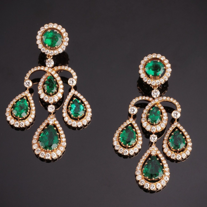 Sale Gold, Diamonds and Precious Stones Earrings in Italy