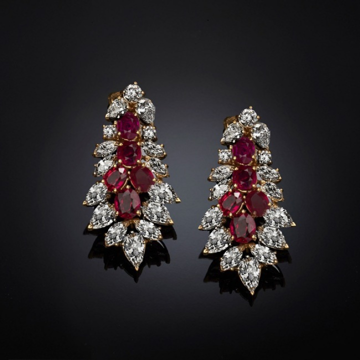 Sale Gold, Diamonds and Precious Stones Earrings in Italy