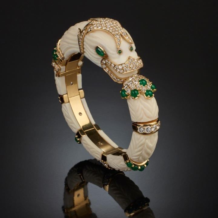 Sale Gold and Precious Stones Bracelets in Italy