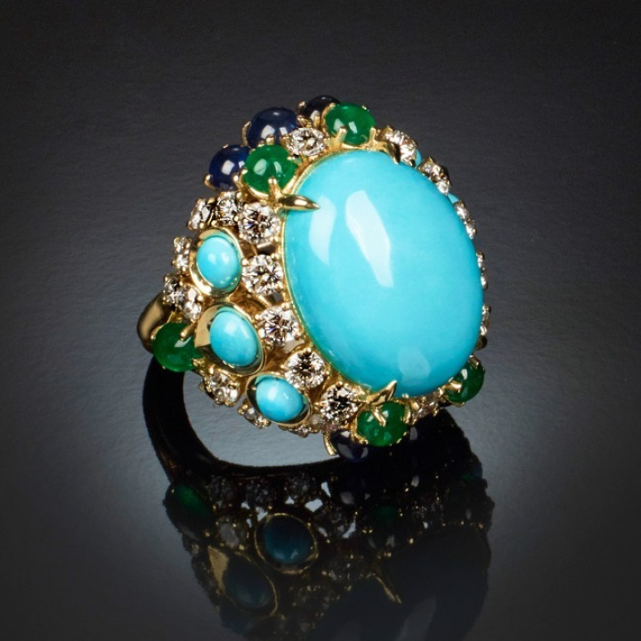 Sale Gold and Precious Stones Rings in Italy