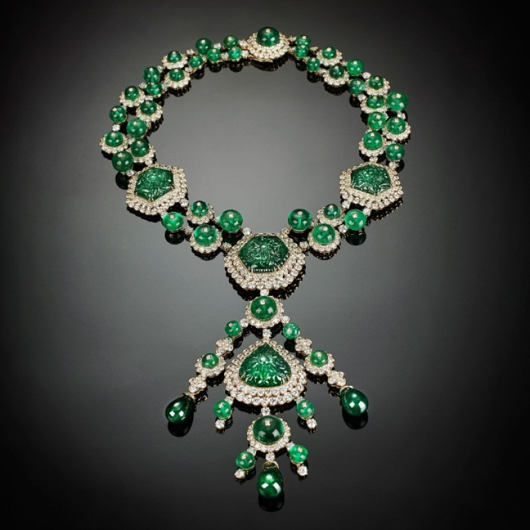 Sale Jewels with precious stones in Italy | Veschetti